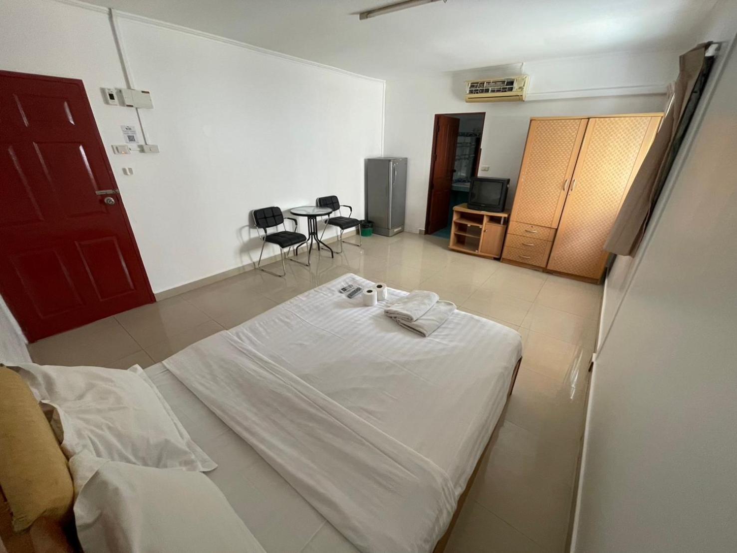Malee Guesthouse And Restaurant Pattaya Luaran gambar