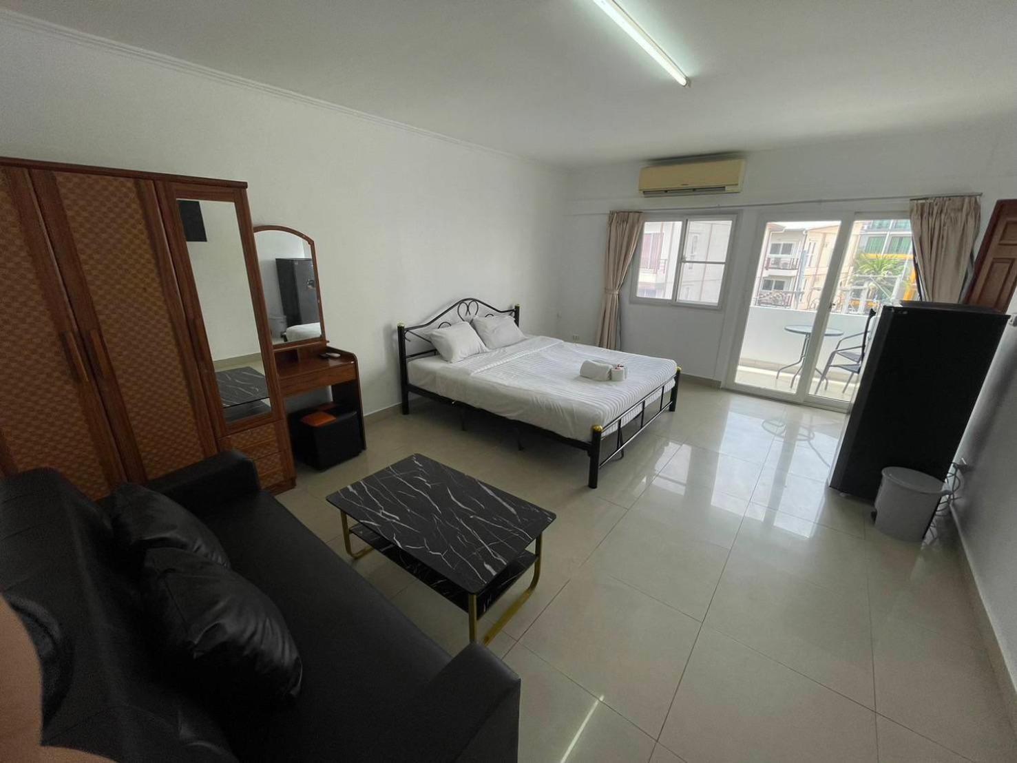 Malee Guesthouse And Restaurant Pattaya Luaran gambar