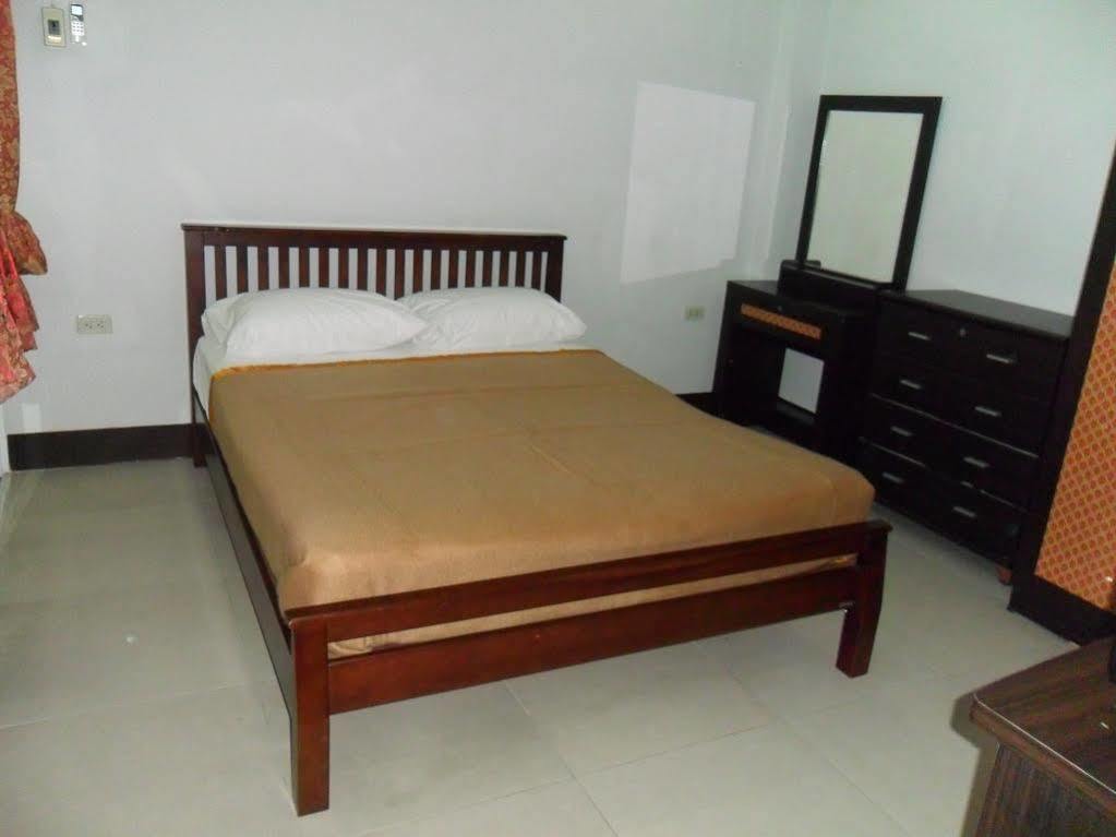 Malee Guesthouse And Restaurant Pattaya Luaran gambar