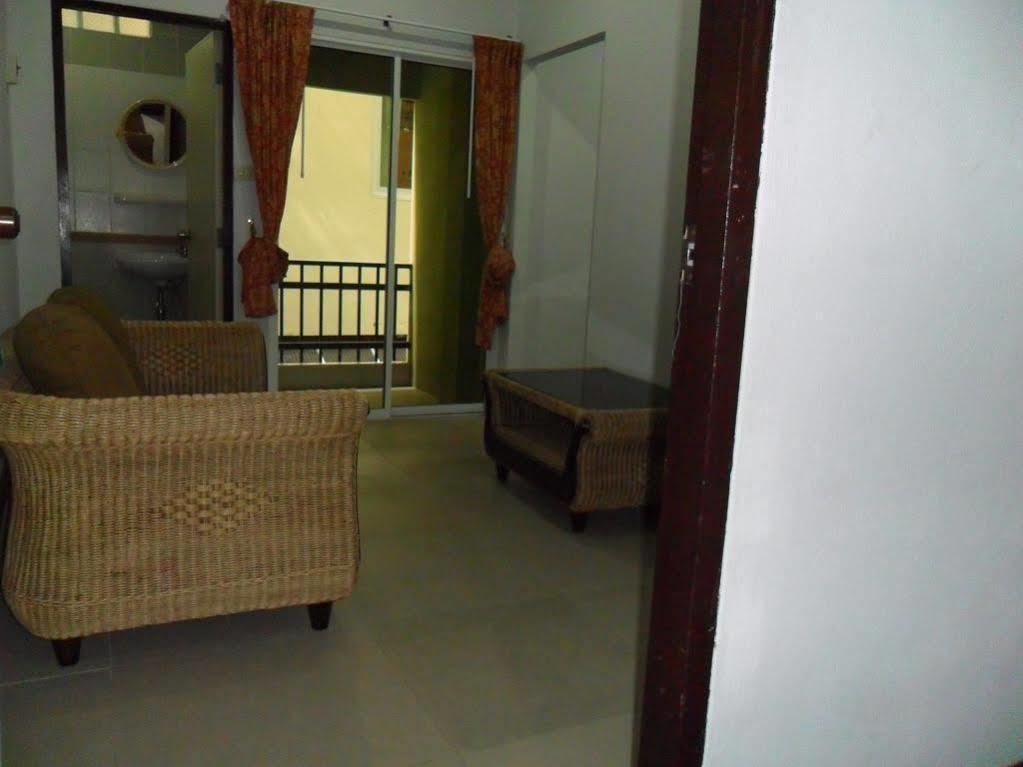 Malee Guesthouse And Restaurant Pattaya Luaran gambar